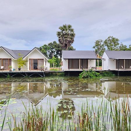 The Duck Cafe And Resort Trat Exteriér fotografie