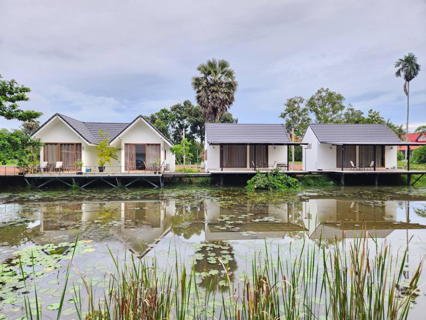 The Duck Cafe And Resort Trat Exteriér fotografie