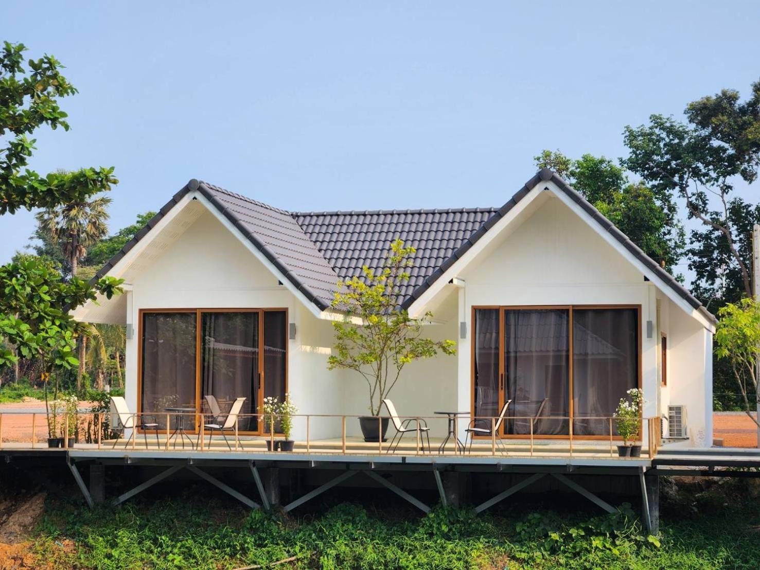 The Duck Cafe And Resort Trat Exteriér fotografie